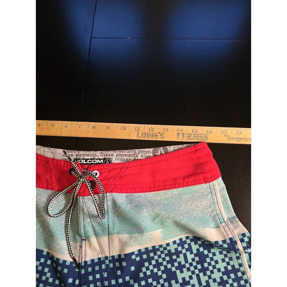 Volcom lido square